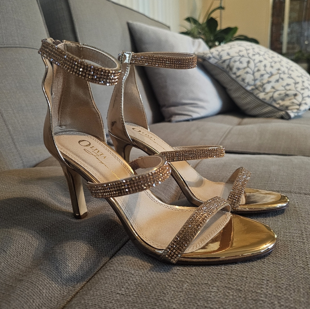 ROSE GOLD Olivia Ferragamo Strap Heels Size 6 *Great Condition*
